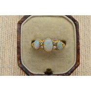 ANTIQUE OPAL AND DIAMOND RING